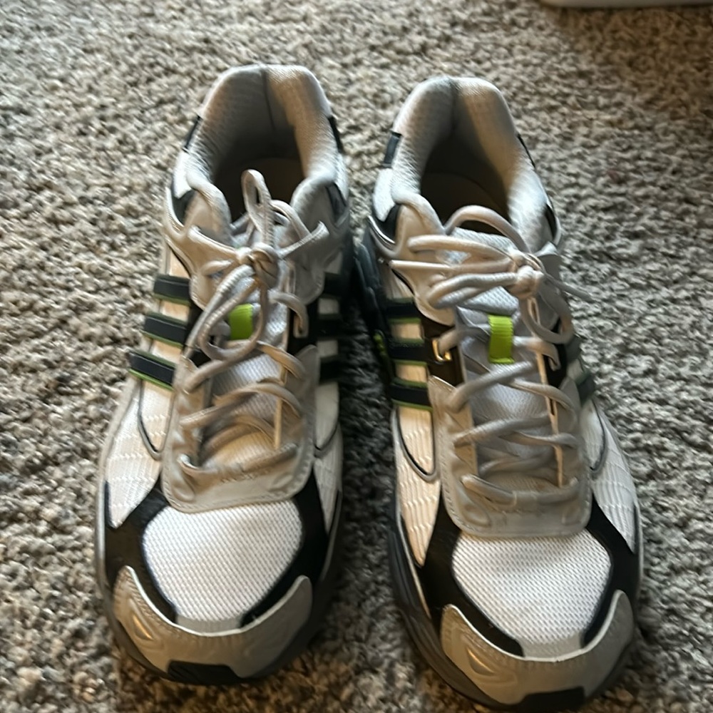 Adidas formation men’s sneakers!